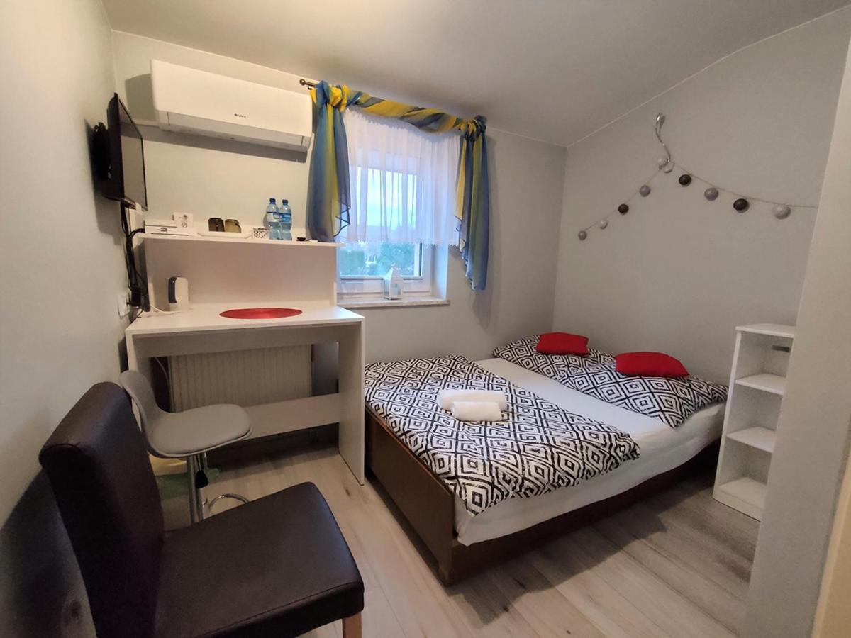 Stajnia Pod Debem Bed & Breakfast Starachowice Luaran gambar