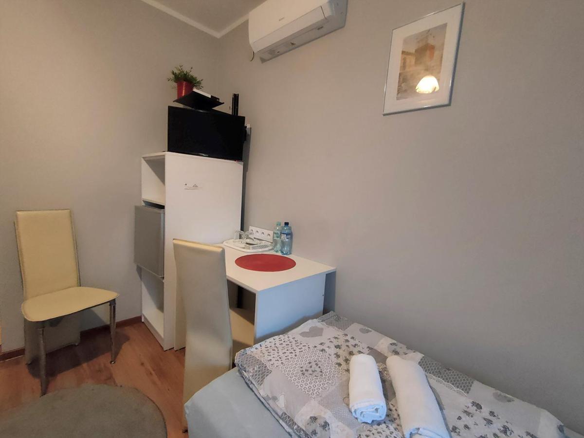 Stajnia Pod Debem Bed & Breakfast Starachowice Luaran gambar