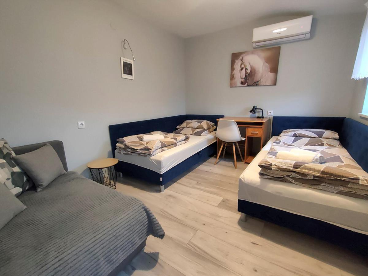 Stajnia Pod Debem Bed & Breakfast Starachowice Luaran gambar