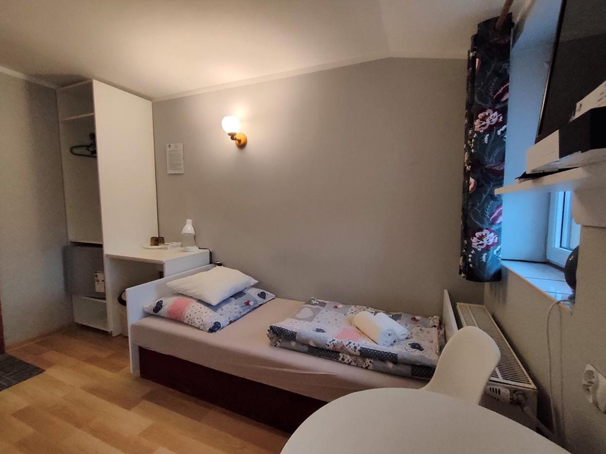 Stajnia Pod Debem Bed & Breakfast Starachowice Luaran gambar